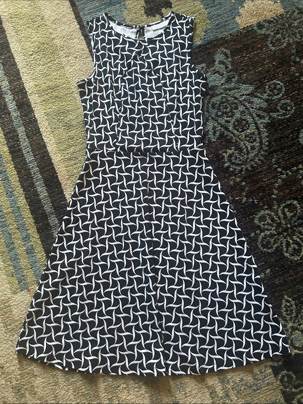 New York & Company XS Black and White Geometric Midi Dress